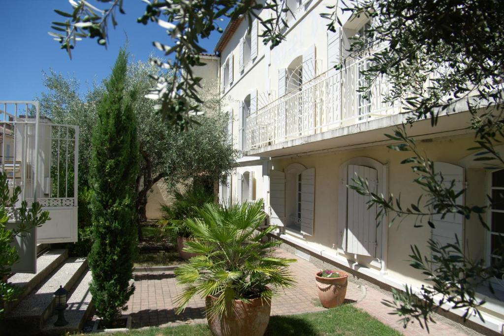 Hotel Du Cheval Blanc Saint-Rémy-de-Provence Eksteriør billede
